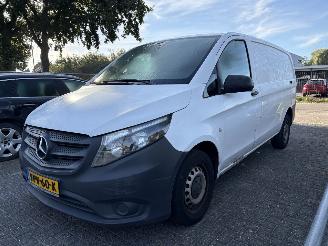 krockskadad bil bedrijf Mercedes Vito 111 CDI LANG, AIRCO 2018/6