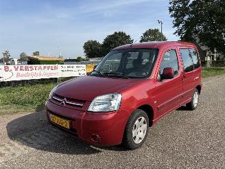 Unfallwagen Citroën Berlingo combi 1.4i Multispace Caractère BENZINE ! AIRCO 2006/6