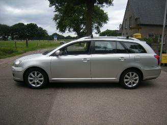 Toyota Avensis 2.0 16_V D-4D-F (ADT250; SB1ED) LUNA MET OA CLIMA, ENZ picture 11