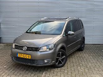 Gebrauchtwagen PKW Volkswagen Touran 1.2 TSI Highline 7 Persoons / Panoramadak / Trekhaak / Leder / Navi / Cruise / PDC / C 2011/10