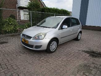 uszkodzony samochody osobowe Ford Fiesta 1.4 16V Airco Radio/CD 2008/2