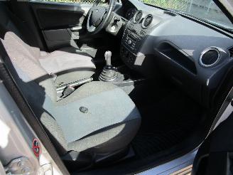 Ford Fiesta 1.4 16V Airco Radio/CD picture 13