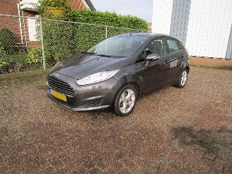 Schadeauto Ford Fiesta 1.5 TDCI Navi Airco 5-Drs 2015/12