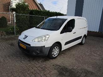 damaged commercial vehicles Peugeot Partner 1.6 HDI Airco Radio/CD 2012/8