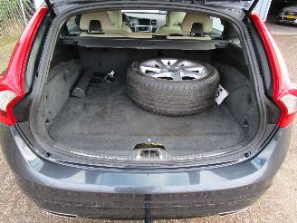Volvo V-60 2.4 D6 AWD Camera Navi Leder Schadevrij picture 11