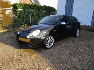 damaged passenger cars Alfa Romeo Giulietta 1.6 JTD M Clima Radio/CD 6-Bak 2010/6
