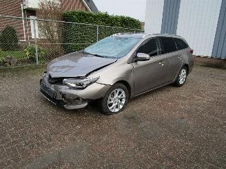 krockskadad bil auto Toyota Auris 1.8 Hybride Navi Camera Leder 2015/11