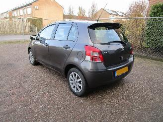 Toyota Yaris 1.3 VVT-I Airco Radio/CD 6-Bak picture 2