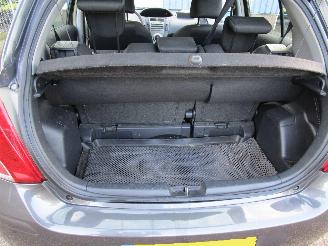 Toyota Yaris 1.3 VVT-I Airco Radio/CD 6-Bak picture 15