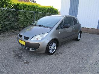 Schadeauto Mitsubishi Colt Navi Airco 2008/9