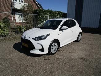 uszkodzony samochody osobowe Toyota Yaris 1.5 Hybride Camera Navi Clima 2021/1