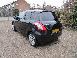 Suzuki Swift 1.2 Clima Radio/CD Keyless 5-Drs picture 2