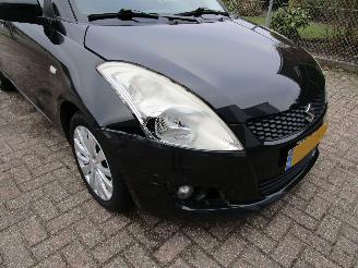 Suzuki Swift 1.2 Clima Radio/CD Keyless 5-Drs picture 5