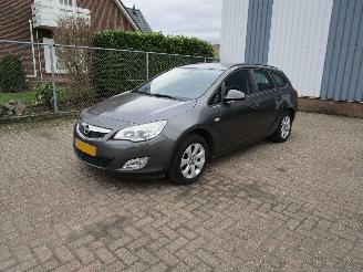 Unfallwagen Opel Astra 1.4 Airco Radio/CD 2011/1