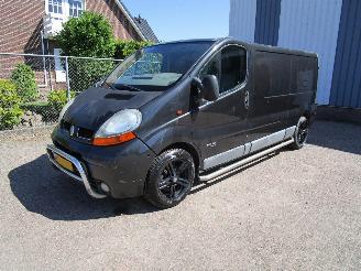 damaged commercial vehicles Renault Trafic 1.9 DCI L2 H1 Airco 6-Bak 2005/8