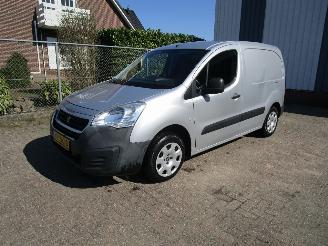 damaged commercial vehicles Peugeot Partner 1.6 HDI Airco Radio/CD 2015/8
