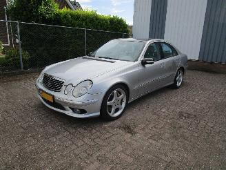 damaged passenger cars Mercedes E-klasse 500 V8 Navi Leder Clima 2003/2
