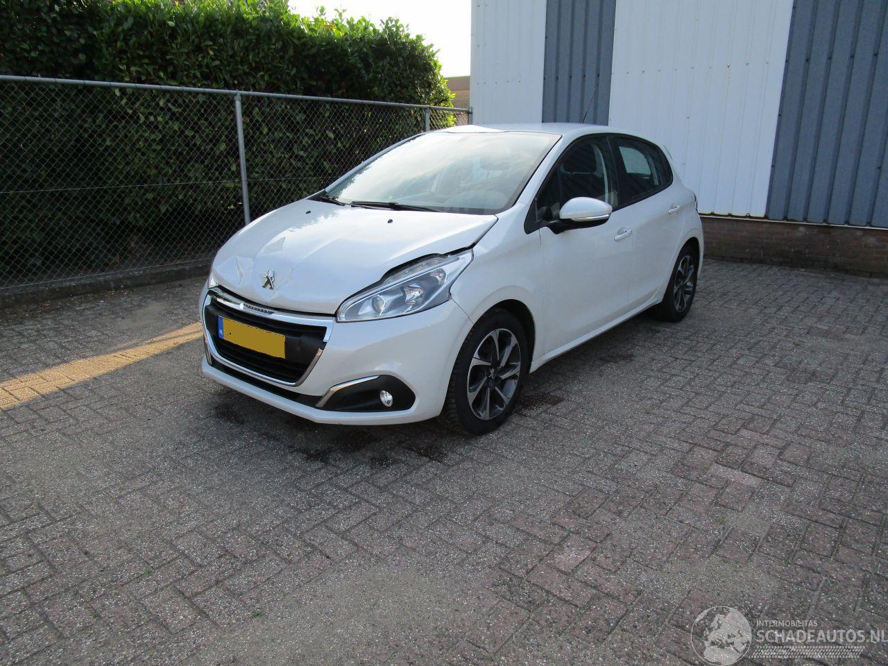 Peugeot 208 1.2 Navi Airco Parelmoer Wit 5-Drs