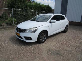 Auto incidentate Kia Pro cee d 1.4 Navi Camera Airco 2011/2