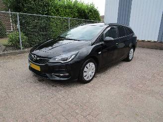 Vaurioauto  passenger cars Opel Astra 1.2 Navi Clima Camera 6 Bak 2020/11