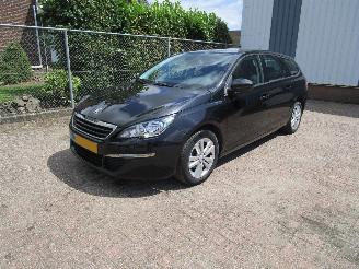 Avarii autoturisme Peugeot 308 1.2 Navi Clima 6-Bak 2014/10