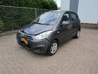 Schadeauto Hyundai I-10 Radio/CD 2011/5