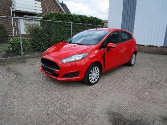 Damaged car Ford Fiesta 1.25 Airco 30.000 KM 5-Drs 2016/12