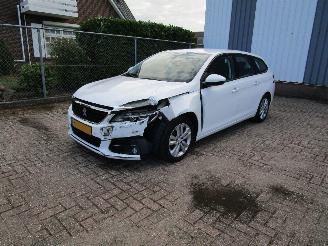 damaged passenger cars Peugeot 308 1.2 Navi Clima 163.000 KM 6-Bak 2021/1