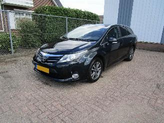 Coche accidentado Toyota Avensis 1.8 VVT-I Camera Navi Clima 6-Bak 2014/9