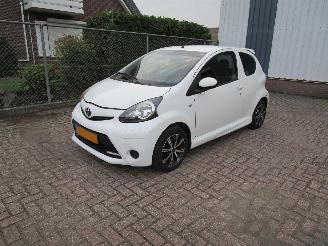 uszkodzony samochody osobowe Toyota Aygo Airco Radio/CD 3-Drs 2013/7