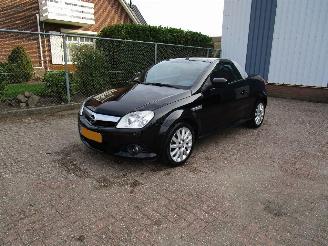 skadebil auto Opel Tigra 1.4 16V Automaat 73.000 KM Leder 2008/1