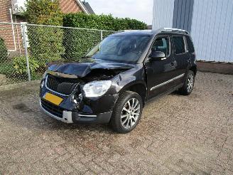damaged passenger cars Skoda Yeti 1.2 TSI Navi Clima 6-Bak 2013/8
