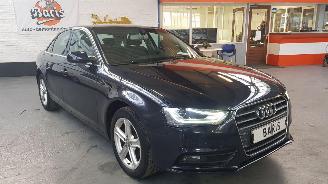 krockskadad bil auto Audi A4 1.8 TFSI BENZ AUT SEDAN 170 PK .... 2013/4