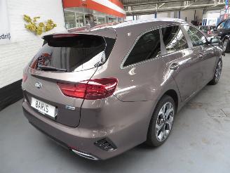 Auto incidentate Kia Ceed 1.6gdi hybrid automaat 2020/12
