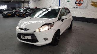 krockskadad bil auto Ford Fiesta 1.4 16V  BENZ 1.388CC 71KW 97PK 2010/8