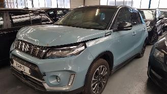 Damaged car Suzuki Vitara 1.5 16V DUALJET HYBRID SUV AUT ELEKTRISCH BENZ 1.462CC 85KW 116PK 2023/8