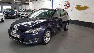 Unfallwagen Volkswagen Golf 1.2 TSI 16V BLUEMOTION COMBI BENZ 1.197CC 81KW 110PK 2016/1