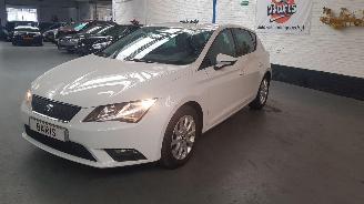 skadebil auto Seat Leon 1.0 TSI 12V  4DRS BENZ 999CC 85KW 116PK 2015/7