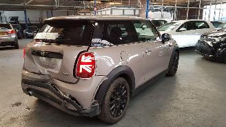 Mini Cooper 1.5 12V COOPER AUT 2DRS BENZ 1.499CC 100KW 136PK picture 4