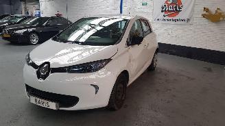 krockskadad bil auto Renault Zoé R90 AUT 4DRS ELEKTRISCH 68KW (92PK 2019/5
