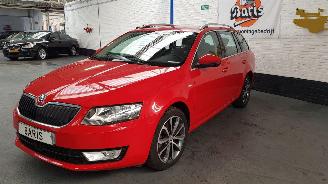 Damaged car Skoda Octavia 2.0 TDI GREENTEC 16V 4DRS DSL 1.968CC 110KW 150PK 2015/12