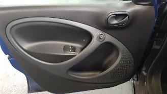 Smart Forfour 1.0 12V 4DRS BENZ 999CC 52KW 71PK picture 8