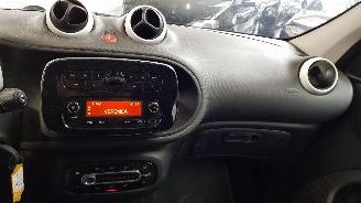 Smart Forfour 1.0 12V 4DRS BENZ 999CC 52KW 71PK picture 11