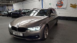 Schadeauto BMW 3-serie 320i 2.0 16V AUT COMBI  BENZ 1.998CC 135KW 184PK 2017/8