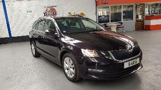 Coche accidentado Skoda Octavia 1.0 TSI 12V COMBI 4DRS BENZ 999CC 85KW 116PK 2020/9