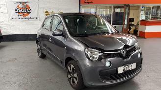 Auto incidentate Renault Twingo 1.0 SCE 12V 4DRS BENZ 999CC 52KW 71PK 2016/6