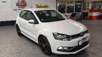 krockskadad bil auto Volkswagen Polo 1.2 TSI 16V BLUEMOTION AUT  BENZ 1.197CC 66KW 90PK 2014/9