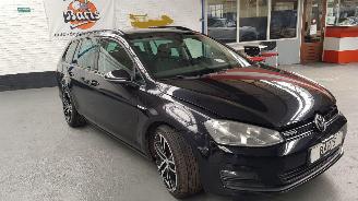 Unfallwagen Volkswagen Golf 1.6 TDI BLUEMOTION 16V COMBI  DSL 1.598CC 81KW 110PK 2014/8