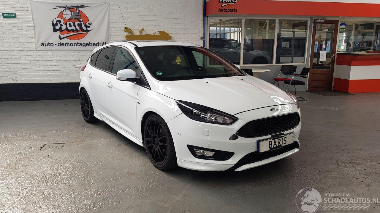Ford Focus 1.5 ECOBOOST 16V AUT  BENZ 1.498CC 134KW 182PK