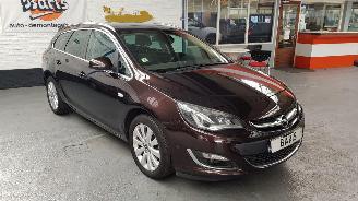 krockskadad bil auto Opel Astra 2.0 CDTI 16V AUT COMBI  DSL 1.956CC 121KW 165PK 2014/5